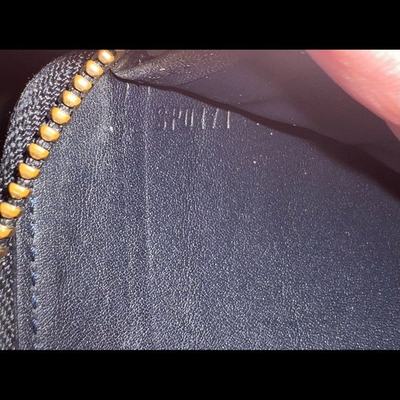 Louis Vuitton zippy wallet - Picture 12 of 16